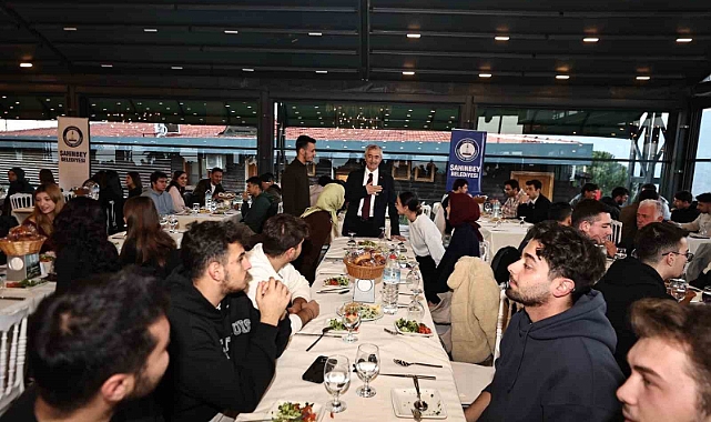 Tahmazoğlu, İzmir’de Gaziantepli öğrencilerle hasret giderdi