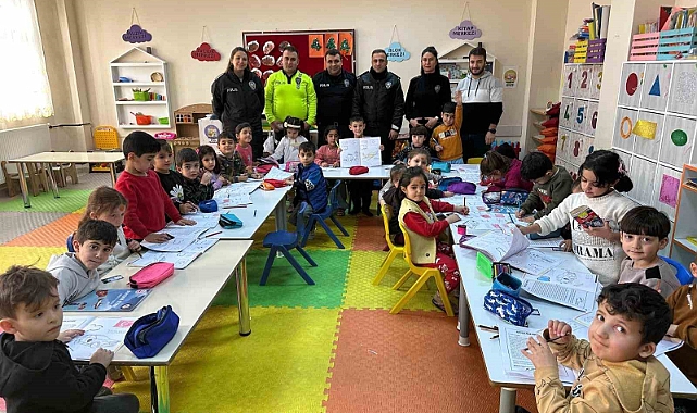 Tatvan’da miniklere polislik mesleği tanıtıldı