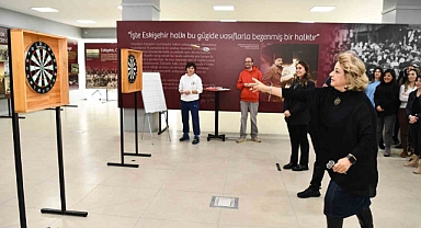 Tepebaşı’nda kadın çalışanlar için dart turnuvası
