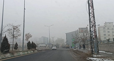 (Tıkla İzle) Patnos'u Sise Bürüyen Manzara: Bir Kamera Gözüyle