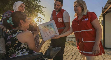 Türk Kızılay engelleri iyilikle aşıyor