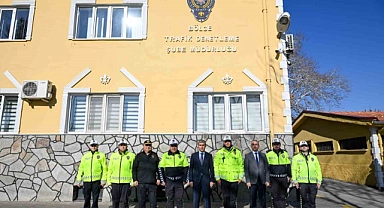 Vali Aktaş, çevik kuvvet ve bölge trafik ekiplerini ziyaret etti