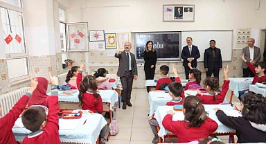 Vali Varol, öğrencilerle bir araya geldi