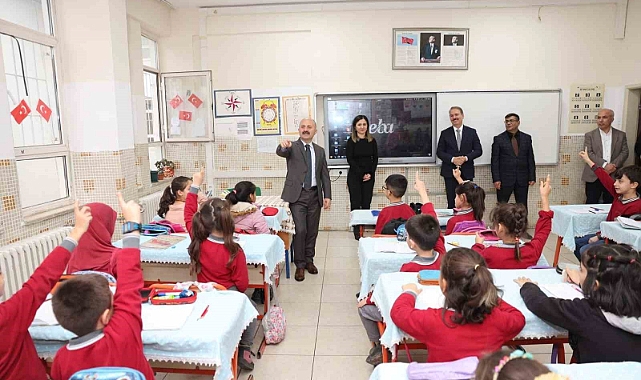 Vali Varol, öğrencilerle bir araya geldi