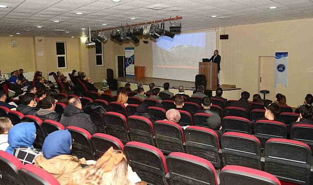 Van'da raylı sistem semineri gerçekleştirildi
