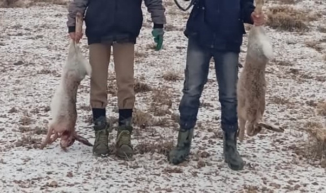 Van'da vurduğu tavşanları sosyal medyadan paylaşan şahsa 14 bin lira ceza