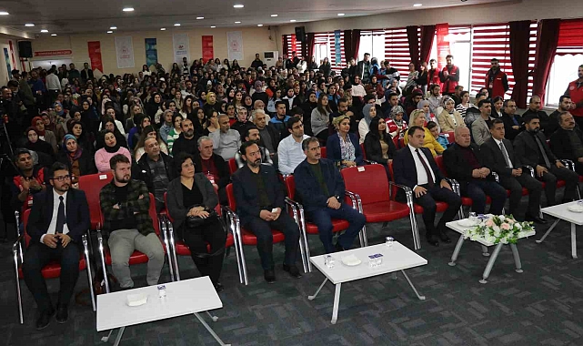 Van'dan 5 bin 800 genç Gençlik Politika Belgesi Vizyon Çalıştayına başvurdu