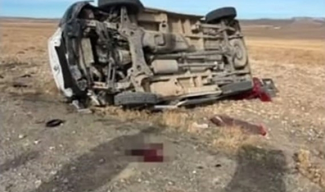 Van'ın Saray ilçesinde minibüs takla attı: 1 ölü, 4 yaralı