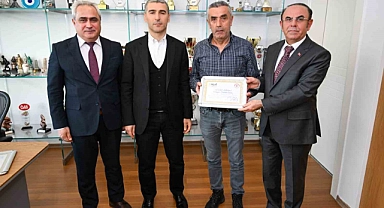 Vergi rekortmeni Gedik Piliç, Uşak Valisi Dr. Naci Aktaş’ı ağırladı