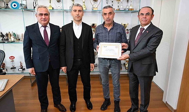 Vergi rekortmeni Gedik Piliç, Uşak Valisi Dr. Naci Aktaş’ı ağırladı