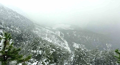 Yılanlı Dağı’nın kış manzarası mest etti