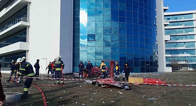 Yoğun sis nedeniyle binaya çarpan ambulans helikopter düştü: 4 ölü