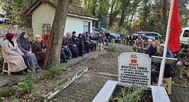Yüksekova şehidi Gölcük’te kabri başında dualarla anıldı