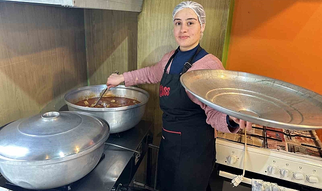 Yüksekova'da kadın eliyle yapılan yöresel yemekler ilgi görüyor