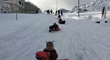 Yusufeli’nde 7’den 70’e kar keyfi