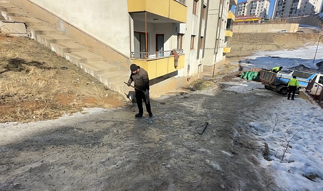 20 yaşındaki gencin ayağının kırıldığı yolda tuzlama çalışması