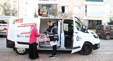 2024 yılında bin 506 çocuk 49 bin 308 adet mama desteği alırken, 11 bin 81 çocuk 765 bin 648 litre süt desteği aldı