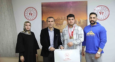 Adıyamanlı halterci Türkiye 3’sü oldu