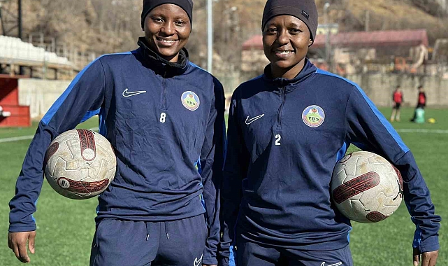 Afrikalı kadın sporcular Yüksekova'da mutlu