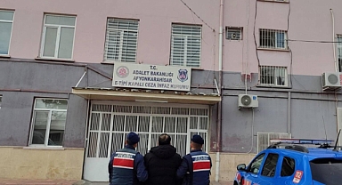 Afyon’da 5 yıl hapis cezası ile aranan şahıs yakalandı