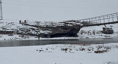 Ağrı'da dondurucu soğuklar hem çileye, hem de kartpostallık manzaraya dönüştü (Videolu Haber)
