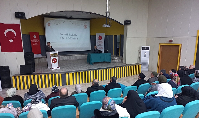 Ağrı’da kutsal topraklara gidecek umrecilere seminer verildi