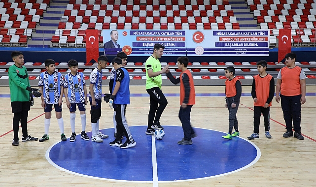 Ağrı'da Okul Sporları Futsal müsabakaları başladı