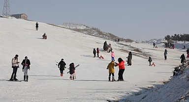 Ağrı Kayak Merkezi'nde sömestir yoğunluğu devam ediyor