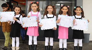 Ağrılı beşiz kızların karne heyecanı (Videolu Haber)