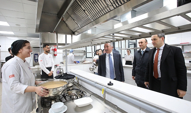 AİÇÜ’lü Geleceğin Şeflerinin Final Sınavı Yarışma Ortamında Gerçekleşti