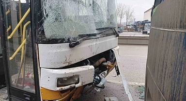 Ankara’da 4 araçlı zincirleme kazada yaralı sayısı 33’e yükseldi