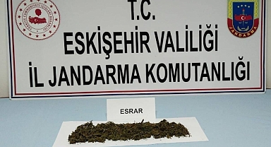 Araçta uyuşturucu madde bulunduran 2 şahıs yakalandı
