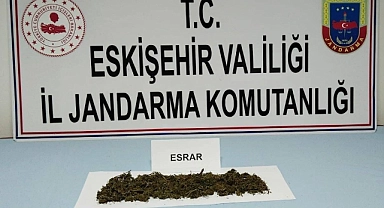 Araçta uyuşturucu madde bulunduran 2 şahıs yakalandı