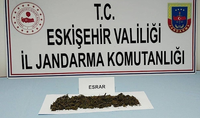 Araçta uyuşturucu madde bulunduran 2 şahıs yakalandı