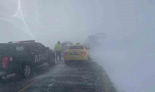 Ardahan'da Tipi ve fırtınada mahsur kalan vatandaşlar kurtarıldı