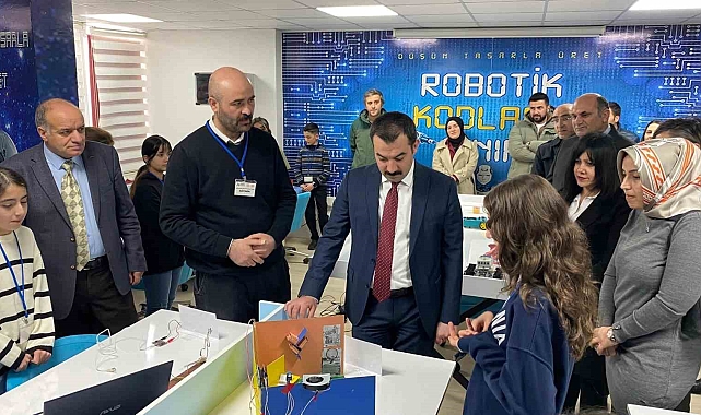 Arpaçay Kaymakamı Akköz, Blok tabanlı kodlama sergisine katıldı