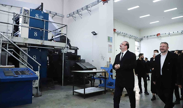 Atatürk Üniversitesi Rektörü Hacımüftüoğlu, yarıyıl sonu sınavları için yapılan hazırlıkları yerinde inceledi