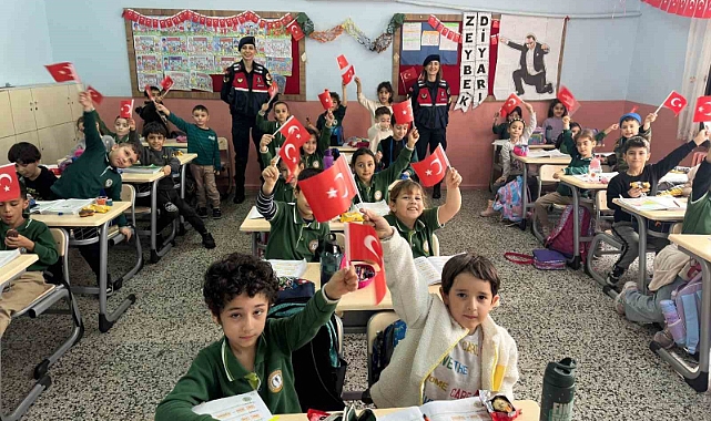 Aydın’da minik öğrencilere "j" harfini jandarma öğretti
