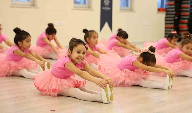 Aydınlı minikler Büyükşehir’in kurslarıyla bale öğreniyor