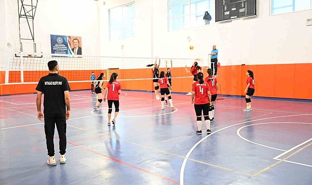 Battalgazi Yıldız Kızlar Voleybol Takımı, 3-0 galip