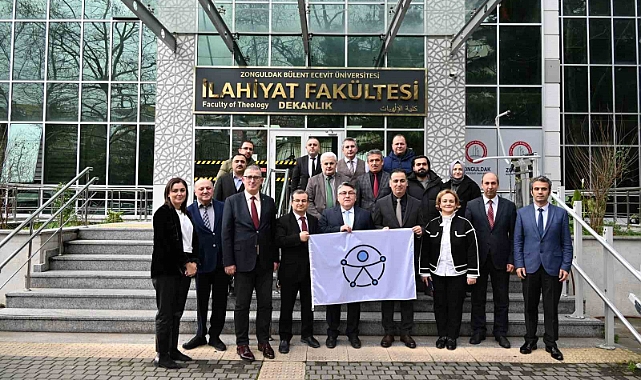 BEUN İlahiyat Fakültesine Erişilebilirlik Belgesi ve Erişilebilirlik Logolu bayrak takdim edildi