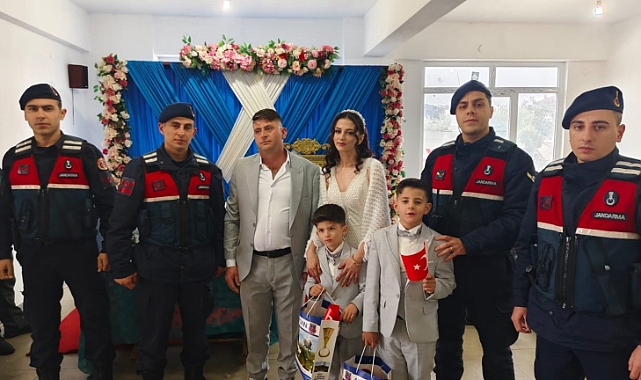 Bir yıl önce jandarma kurtarmıştı, sünnet törenine katıldılar