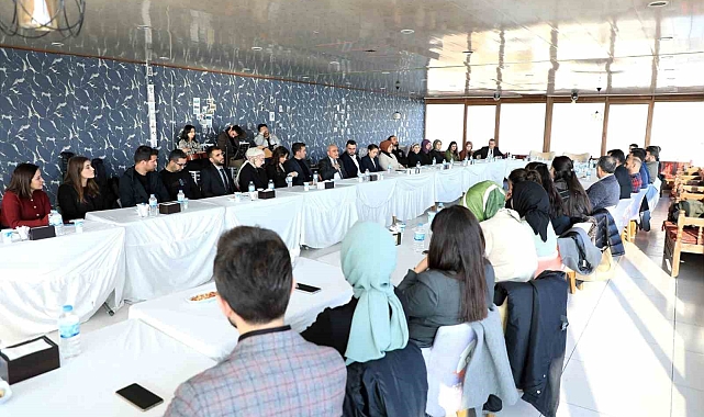 Bitlis Milli Eğitim Müdürü Bilal Gür: "Öğretmen bir milletin geleceğini inşa eden yüce bir eldir"