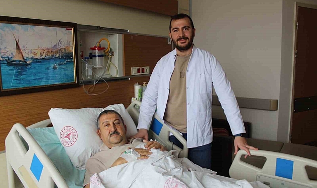 Bitlis'in Tatvan Devlet Hastanesinde 300 gramlık prostat dokusu başarıyla çıkarıldı