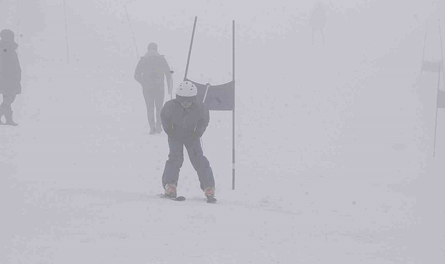 Bitlis'te "Alp Disiplini ve Snowboard İl Birinciliği Kayak Yarışması" yapıldı