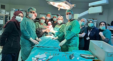 Bolu’da yeni yılın ilk bebeği İzzet Baysal Eğitim ve Araştırma Hastanesi’nde dünyaya geldi