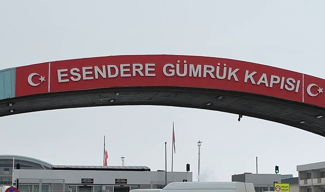 Bulduğu cüzdanı Türkiye'ye getirerek sahibine teslim etti