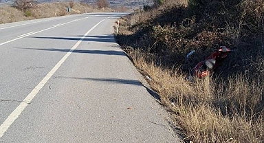 Devrilen motosiklet sürücüsü yaralandı