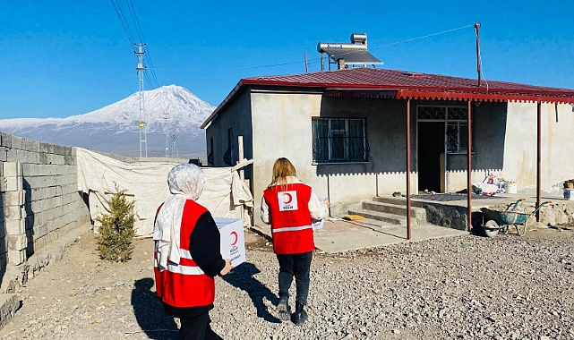 Doğubayazıt’ta, gıda kolilerini ihtiyaç sahiplerine ulaşıyor