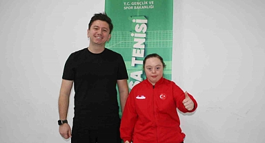 Down sendromlu Zeynep masa tenisinde Milli Takıma girmeyi hayal ediyor